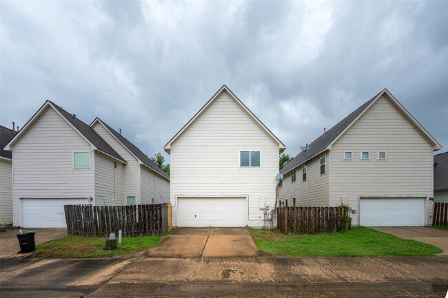 Building Photo - 7219 Crimson Sky Dr