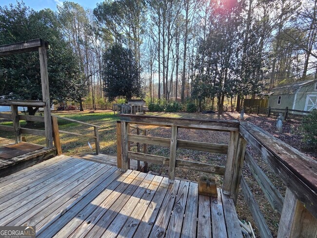 Building Photo - 160 Fox Meadow Dr