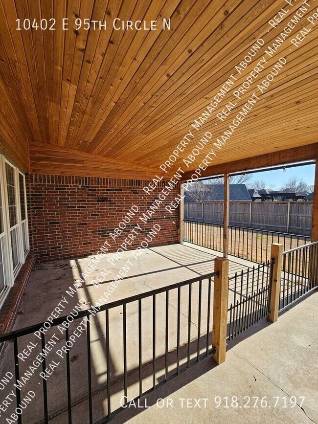 Building Photo - 10402 E 95th Cir N