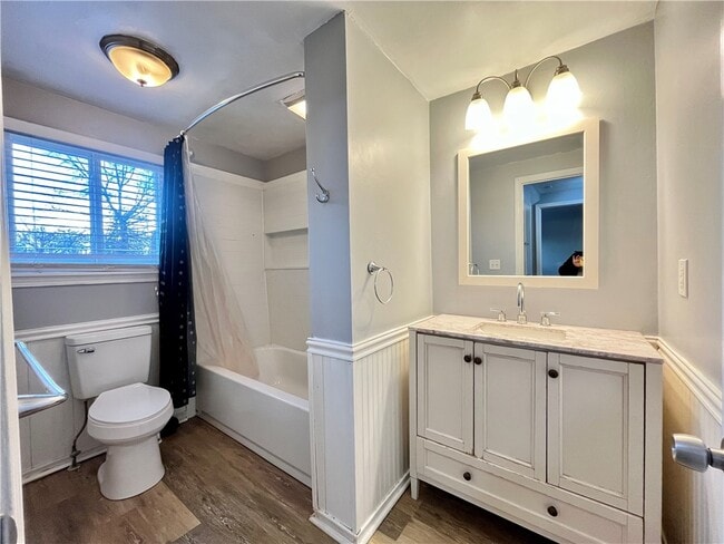 Building Photo - 6 Bucklebury Hill