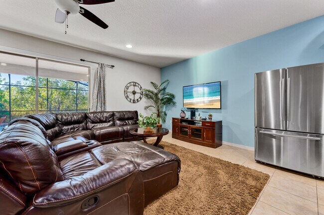 Building Photo - 8845 Rhodes St