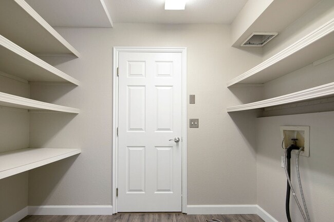 Building Photo - Discover this charming 4-bedroom, 2-bathroom home in Meridian!