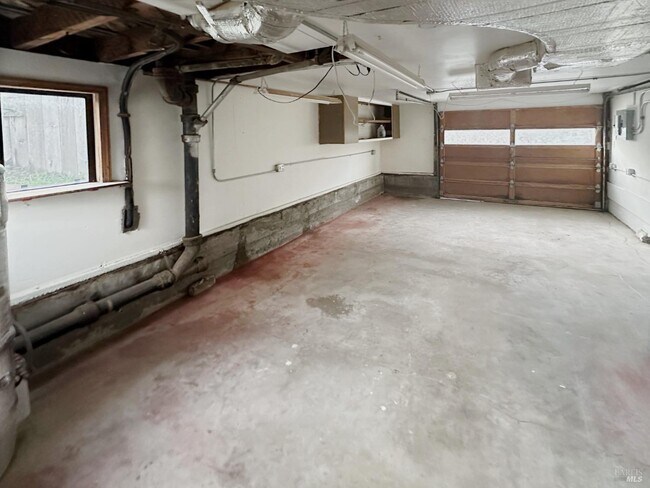 Building Photo - 250 Edgewood Ave