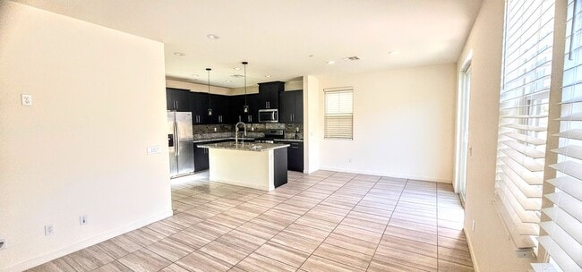 Building Photo - Gorgeous 4 Bedroom 4Bath Home With Solar a...