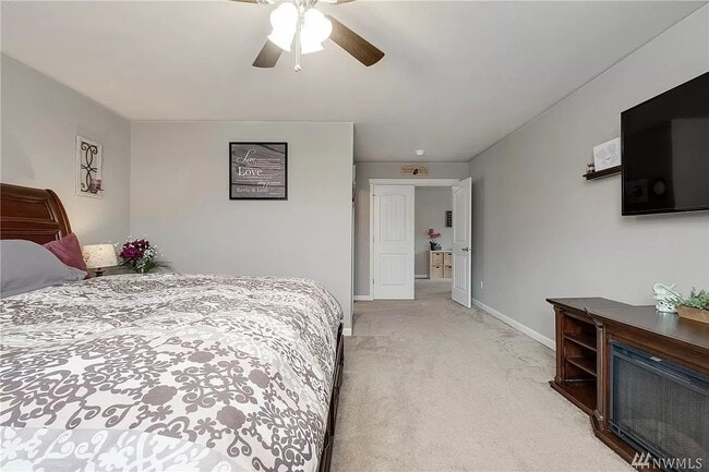 Master Suite - 3960 Maritime Dr SW