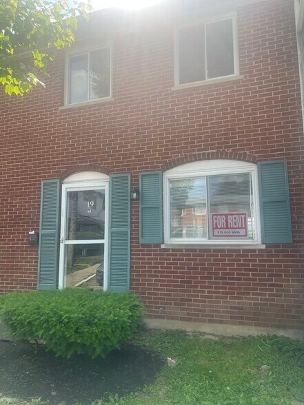 Primary Photo - 1570 Meredith Dr