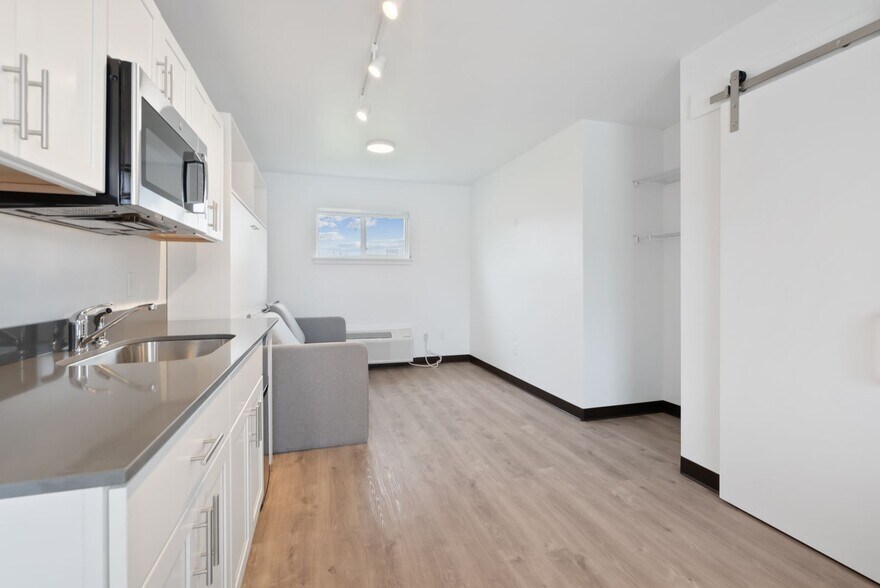 Interior Photo - Falls Edge Studios