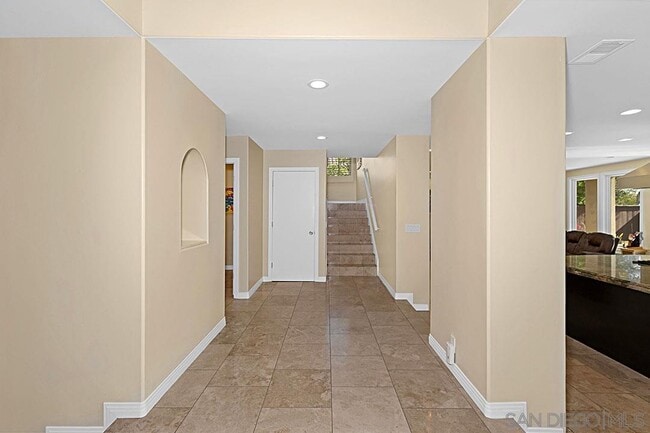 Building Photo - 927 Tingley Ln