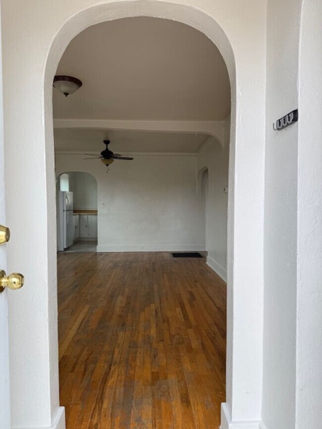 Building Photo - Thirteenth 2104 &amp; 2102