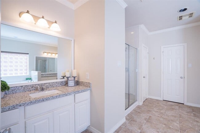 Building Photo - 13307 Olive Trce