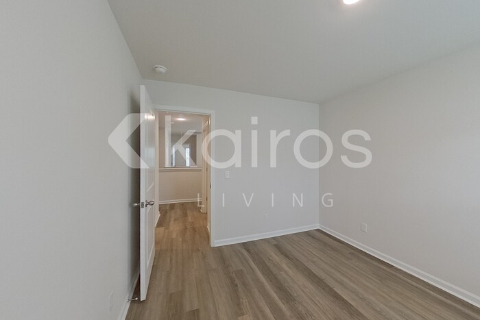 Building Photo - 133 Overstreet Way