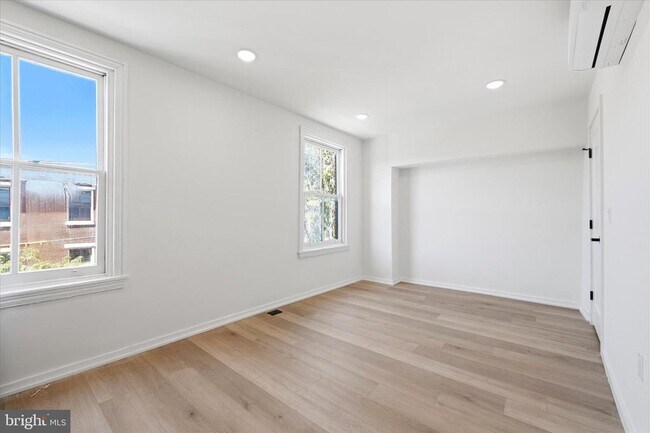 Building Photo - 627 N 16th St