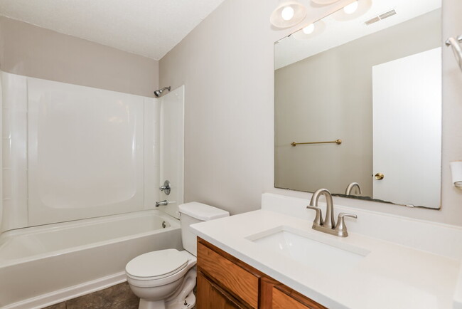 Building Photo - 7115 Sun Ct