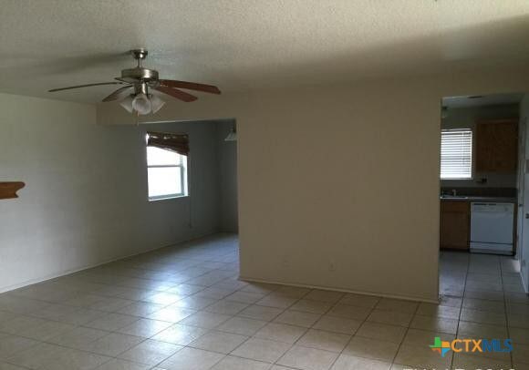 Building Photo - 3901 John Haedge Dr