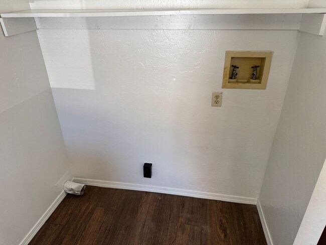 Building Photo - Charming 2-bedroom, 1-bath home in Cottage Grove!