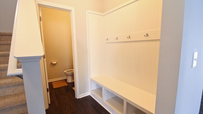 Building Photo - 3/2.5 House with Fenced-In yard and GORGEOUS interior!