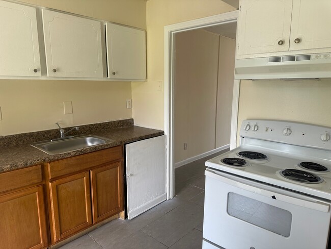 Floorplan - Cromwell Park Apartments
