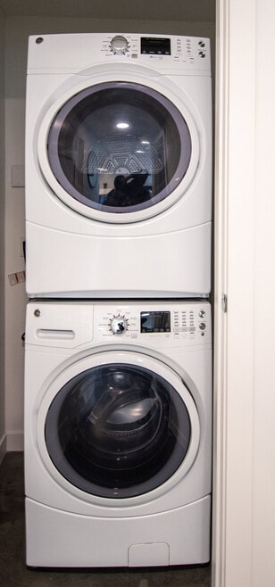 Building Photo - Quattro