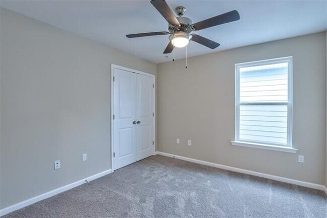 Building Photo - Canopy Modern NE 3/2.5 w/ Stainless Steel ...