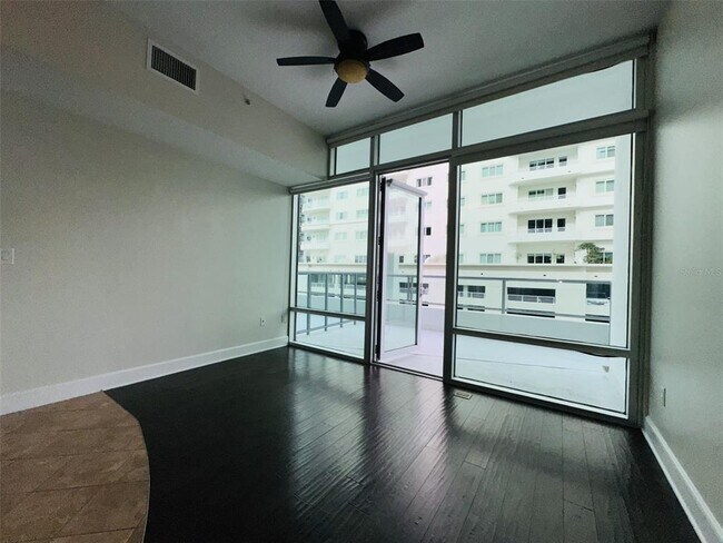 Building Photo - 101 S Eola Dr