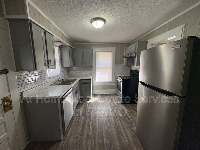 Building Photo - 1414 S Campbell Ave