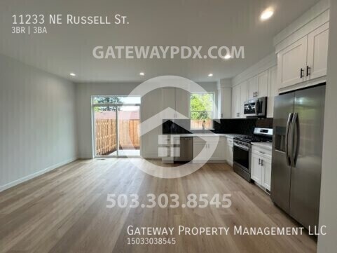 Building Photo - 11233 NE Russell St