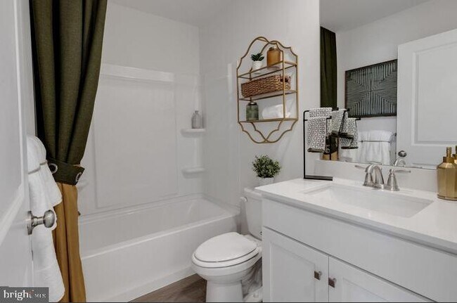 Building Photo - 8214 Alexander Court