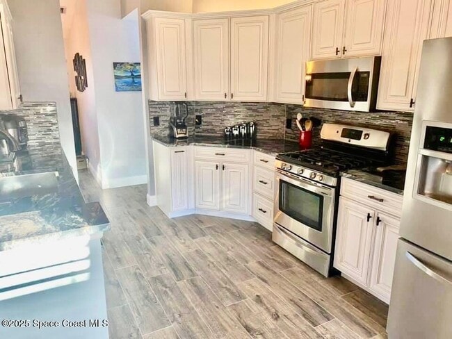 Building Photo - 1095 Egret Lake Way