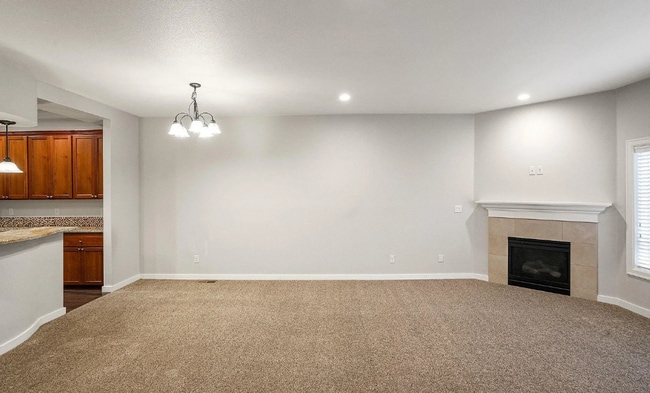 Building Photo - Beautiful and Spacious Single Family Condo...