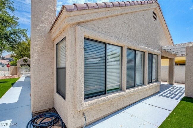 Building Photo - 5257 Crooked Valley Dr