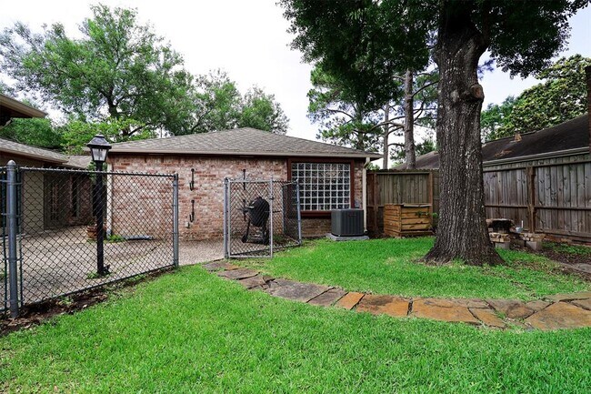 Building Photo - 14202 Ella Lee Ln