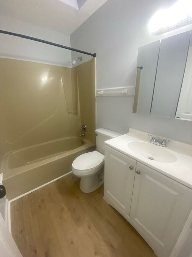 Building Photo - 707-713 N 9th St