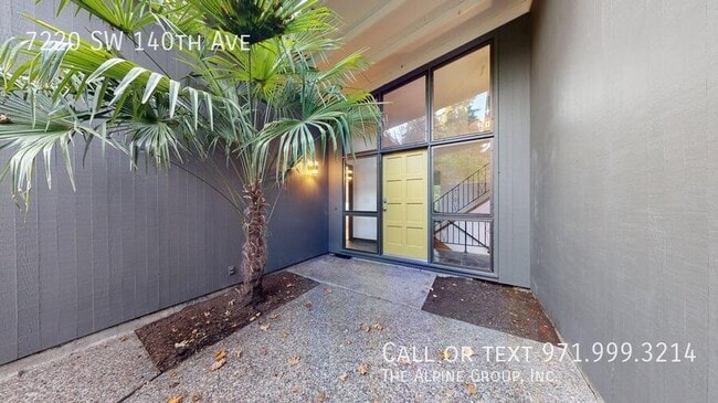 Building Photo - 7220 SW 140th Ave