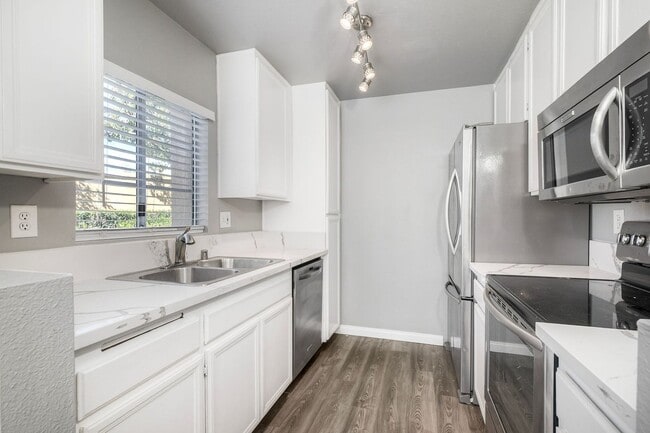 Building Photo - Bright One bedroom, one bath home in Mira Mesa!