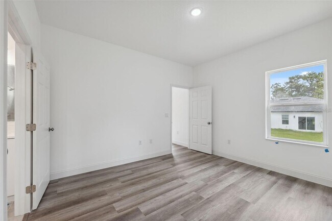Building Photo - 6062 SW 154th Place Rd