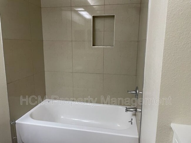 Building Photo - 113 Alberti Aisle