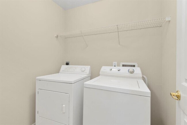 Building Photo - 2622 Autumn Springs Ln