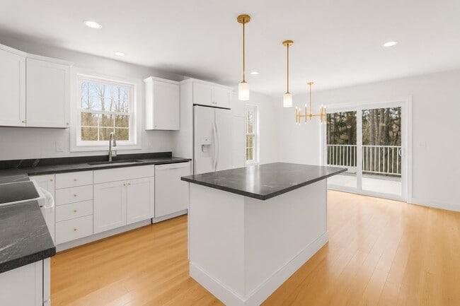 Building Photo - 51 Blacksmith Dr