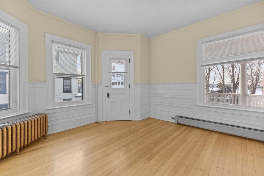 Building Photo - 207 S Union St