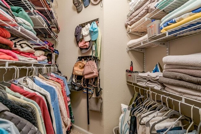 Building Photo - 2141 Portofino Pl