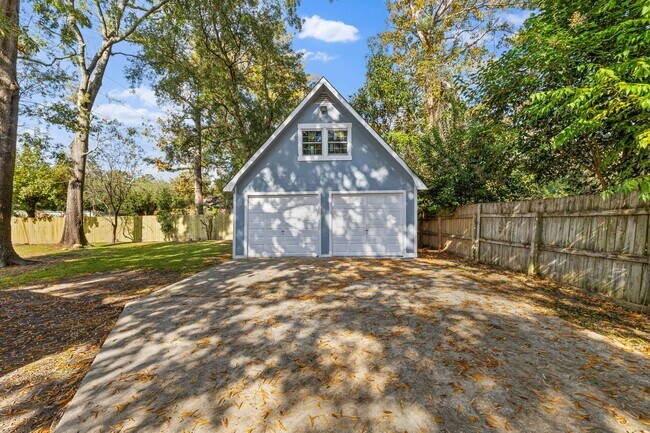 Building Photo - Seller Financing Available!