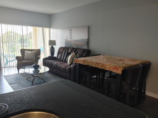 Building Photo - 2100 Greenview Shores Blvd