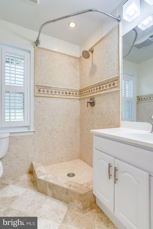 Building Photo - 1824 21st St N