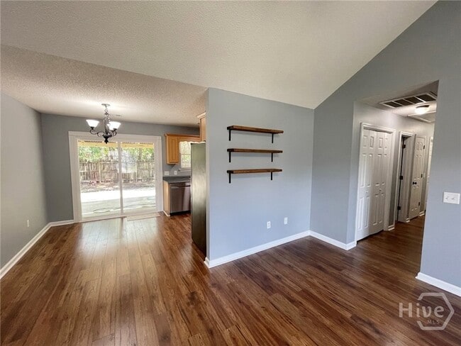 Building Photo - 119 Mustang Dr