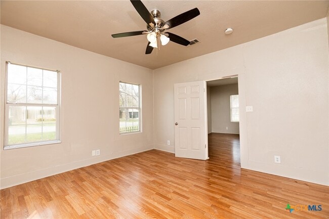 Building Photo - 905 N 9th St