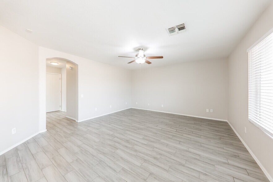 Building Photo - 13042 W Monterey Way