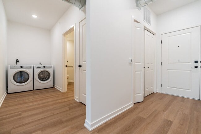 Building Photo - The Delaware: 2-Bedroom Apartment