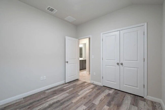 Building Photo - 8214 Cottage Rose Dr