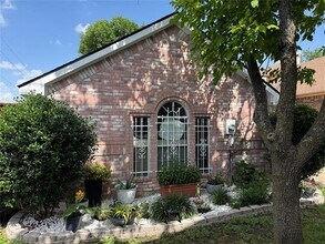 Building Photo - 3219 Rosebank Dr