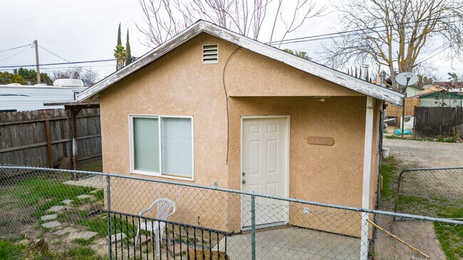 Building Photo - 1435 Nadine Ave